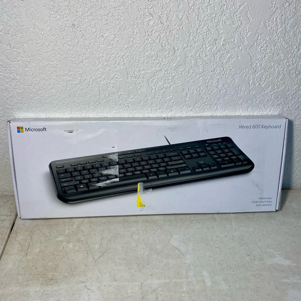 Microsoft Wired Keyboard 600 Black Model 1576 Quiet-Touch Keys Spill-Resistant